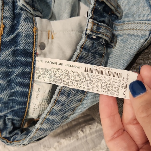 High waist, button fly Zara jean shorts size 6! - Picture 6 of 9